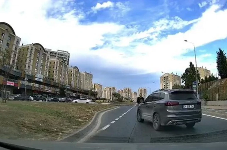 Başakşehir’de yol verme kavgasında akıl almaz olay