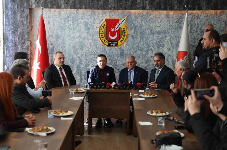 Basın mensuplarının 10 Ocak Çalışan Gazeteciler Günü’nü kutlayan Büyükkılıç: "İyi ki varsınız"