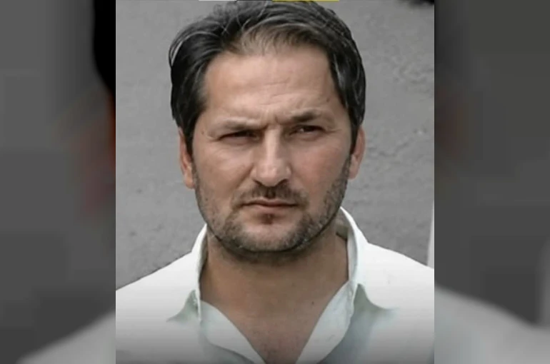 Başına demir parçası düşen inşaat işçisi hayatını haybetti