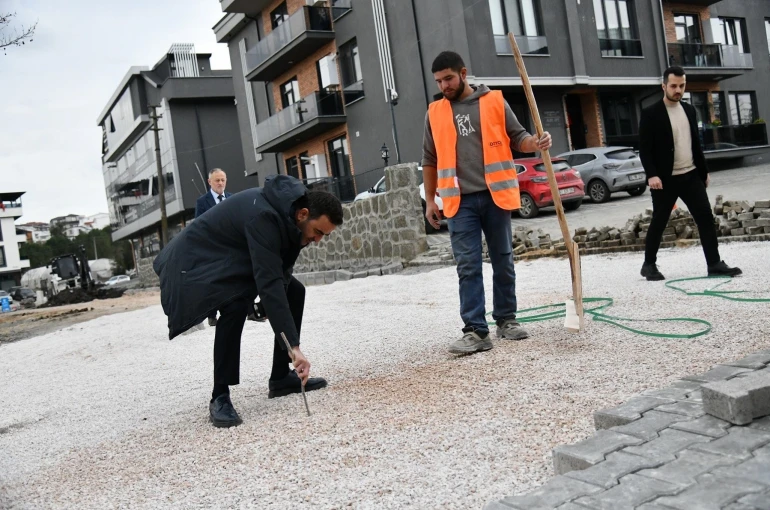 Başiskele’de altyapısı tamamlanan cadde ve sokaklar yenileniyor