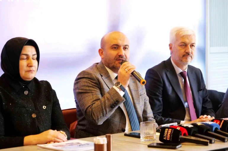 Başkan Albayrak gazetecilerle bir araya geldi