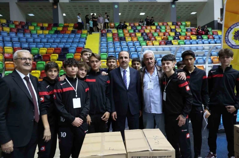 Başkan Altay: "2025’te amatör spor kulüplerimize 144 milyon lira ayni ve nakdi destekte bulunduk"