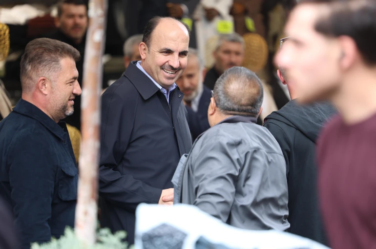 Başkan Altay bayram öncesi şehir merkezinde esnafı ziyaret etti