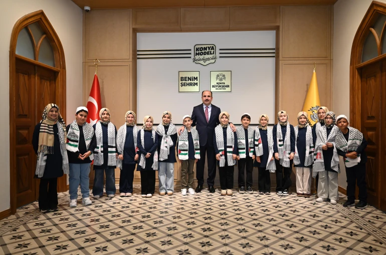 Başkan Altay, hafızlık imam hatip okullarını kazanan öğrencilerle buluştu