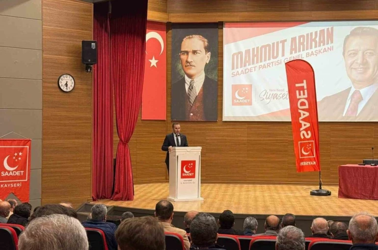Başkan Altun’dan Davutoğlu’na sert eleştiri: "Siyaset hatıralar albümü değildir"