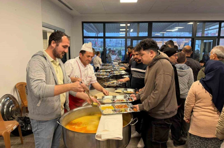Başkan Arslan, Elmalı Mahallesi hemşehrileriyle iftarda buluştu