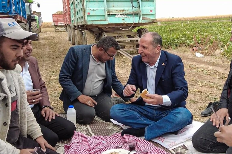 Başkan Aydın, Hasat Zamanında Çiftçilerle Buluştu