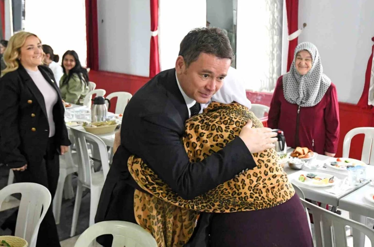 Başkan Aydın Sırameşeler’de vatandaşın nabzını tuttu