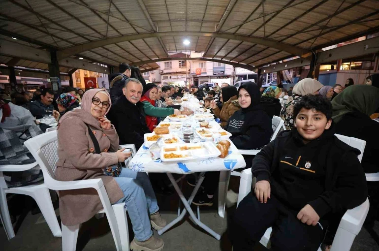 Başkan Balaban Karaköy’de vatandaşlarla iftar yaptı