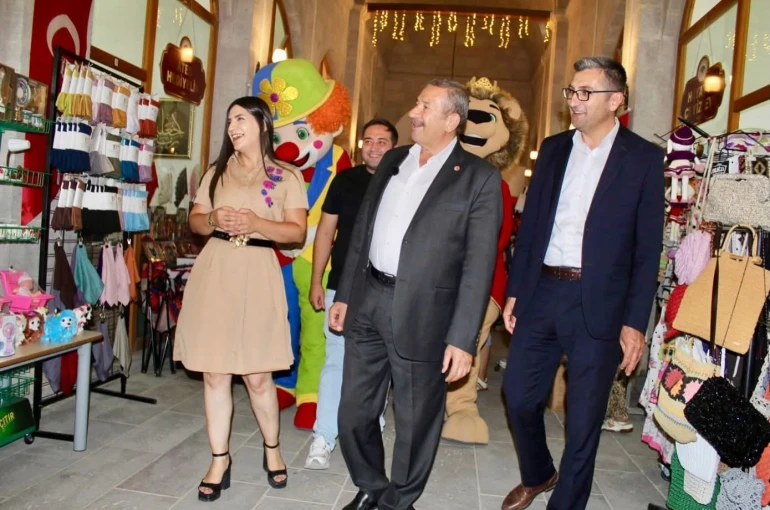Başkan Bozkurt, Yusuf Paşa Bedesteni esnafıyla bir araya geldi