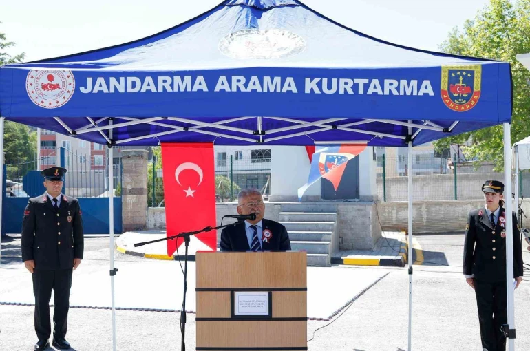 Başkan Büyükkılıç: "Bayrağımızın özgürce dalgalanmasında jandarmamızın fedakârlığı var"