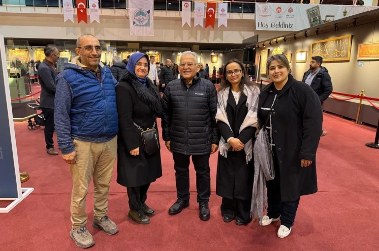 Başkan Büyükkılıç, Kutsal Emanetler Sergisi’nde Kayserililerle bir araya geldi