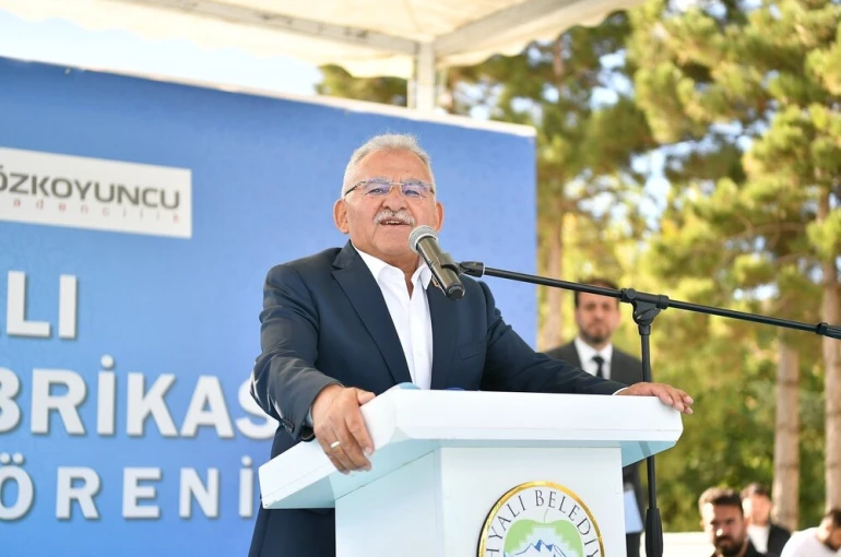 Başkan Büyükkılıç, Türkiye’nin en çok konuşulan 10 siyasetçisinden biri oldu