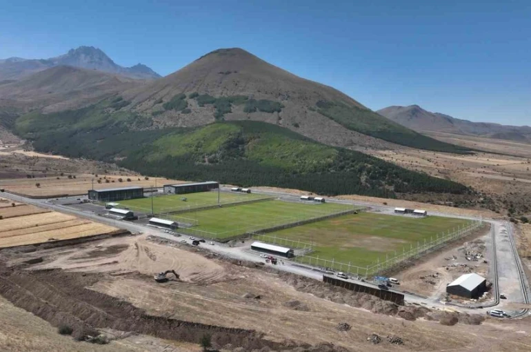 Başkan Büyükkılıç’tan Erciyes’e uluslararası standartlarda atletizm pisti projesi
