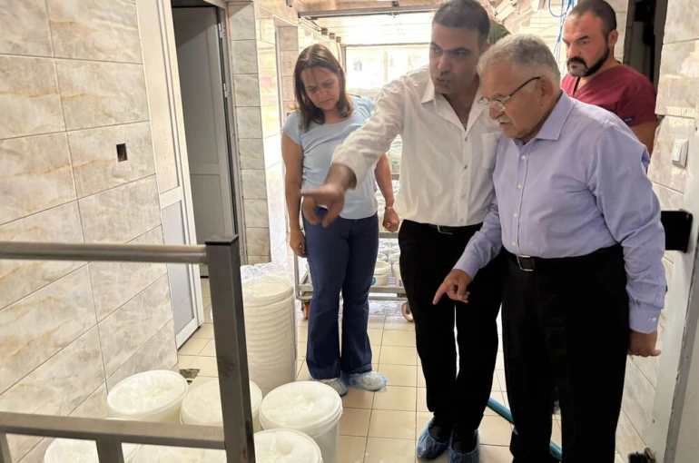 Başkan Büyükkılıç’tan Hürmetçi’de manda yetiştiriciliğine destek ziyareti