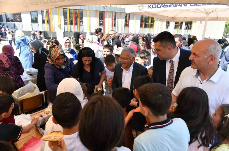 Başkan Büyükkılıç’tan okullardaki bahar coşkusuna yakın ilgi