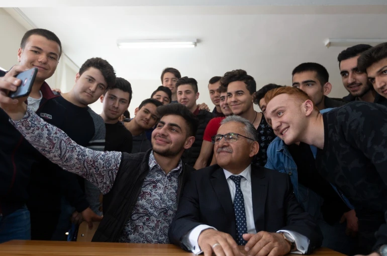 Başkan Büyükkılıç’tan üniversite adaylarına güven veren davet: "Aradığınız her şey Kayseri’de"
