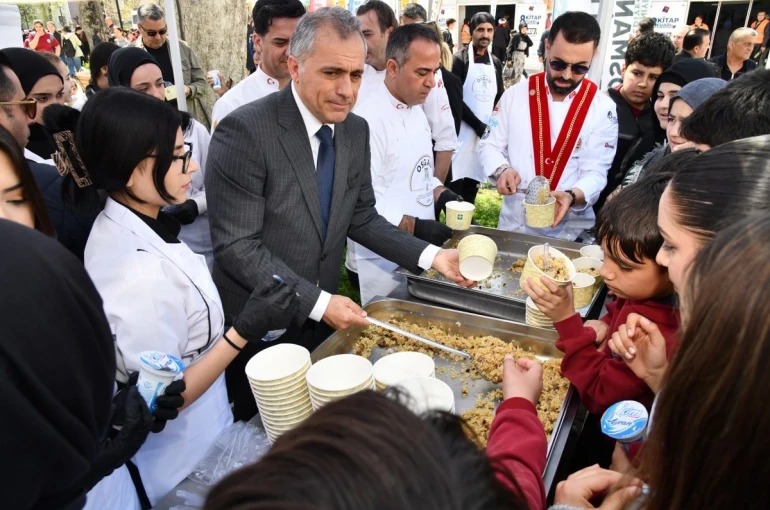 Başkan Çenet: "Osmaniye, edebiyatçılarıyla da mümbit bir coğrafya"