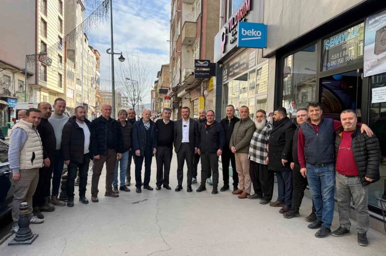 Başkan Çetinkaya Ankara Caddesi’nde esnaf ve vatandaşlarla buluştu
