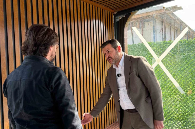 Başkan Çetinkaya yeni nesil otobüs durağında incelemede bulundu