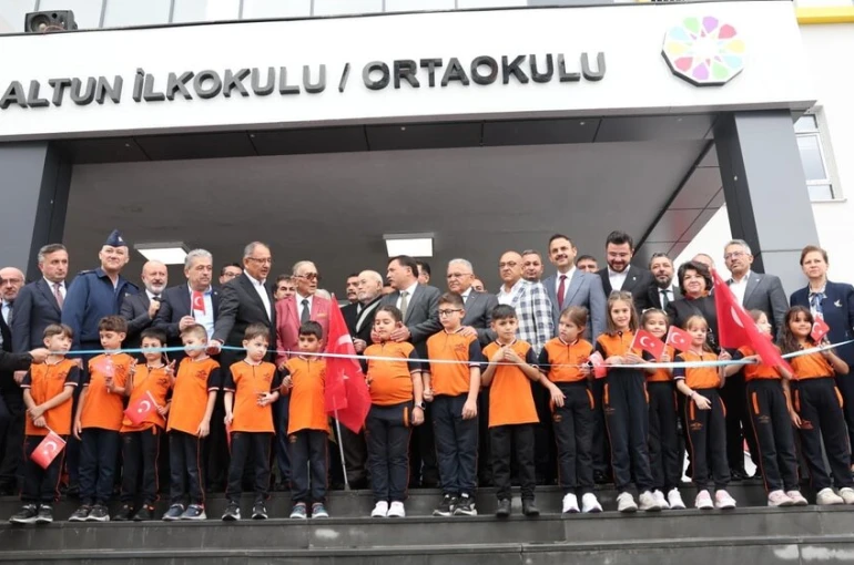 Başkan Çolakbayrakdar: "Eğitime yapılan yatırım, geleceğe yapılan yatırımdır"
