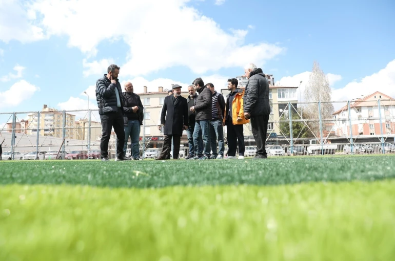 Başkan Çolakbayrakdar: "Her alanda gençlerimizin yanındayız, geleceğin sporcuları bu statta yetişecek