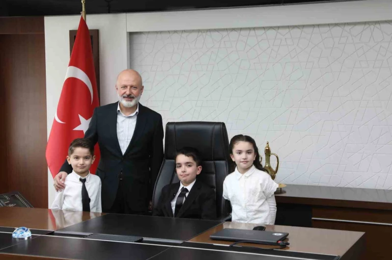 Başkan Çolakbayrakdar: "Her evladımızın mutlu olduğu bir şehir için çalışıyoruz"