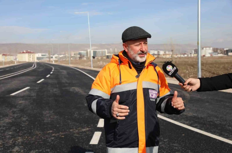 Başkan Çolakbayrakdar: "İlk ve tek çevreci asfalt freze aracımızla doğayı koruyor, ekonomiye güç katıyoruz"