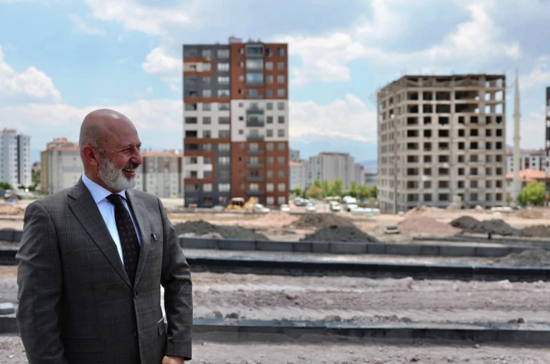 Başkan Çolakbayrakdar: "Kentsel dönüşümle birlikte yaşam alanlarını da inşa ediyoruz"