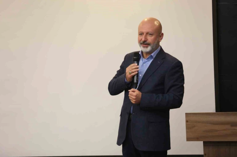 Başkan Çolakbayrakdar: "Yeşil şehir vizyonunu bilgiyle büyütüyoruz"