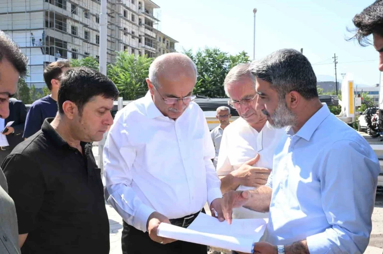 Başkan Er:" Şehrin altyapısını tamamen yeniliyoruz"