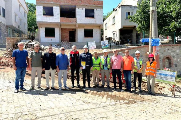 Başkan Erol, Burhaniye Mahallesi’ndeki doğalgaz çalışmalarını yerinde inceledi