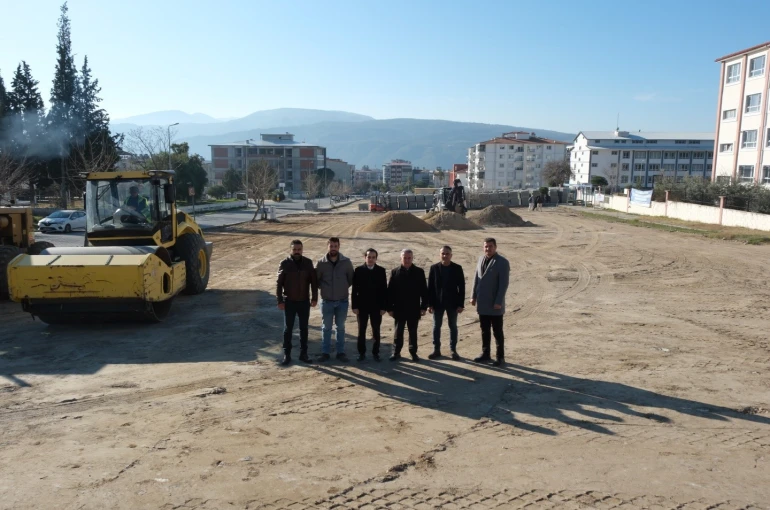 Başkan Erol, okullar bölgesine nefes aldıracak projeyi inceledi