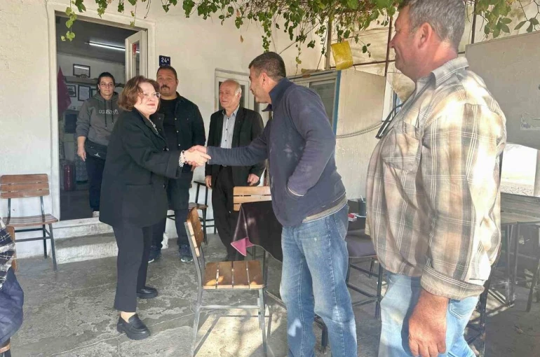 Başkan Gençay’dan Mavişehir pazaryerinde incelemelerde bulundu