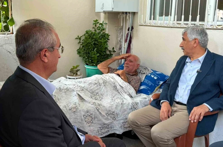 Başkan Hallaç’tan Babalar Günü’nde gönüllere dokunan ziyaretler