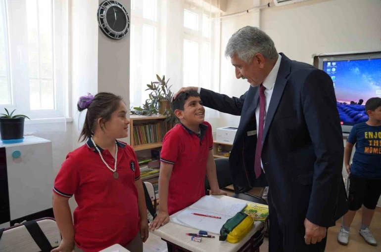 Başkan Hallaç’tan özel öğrencilere anlamlı ziyaret