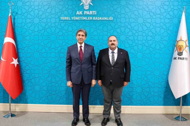 Başkan Hamamcı, İnönü’nün gelişimine katkı sağlayacak projeler için çalışıyor
