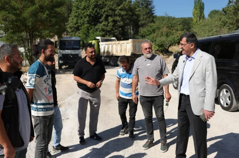 Başkan Kahveci, 30 Ağustos Mahallesi’ndeki çalışmaları yerinde inceledi