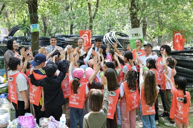Başkan Kahveci, TEMA Vakfı Uygulama Bahçesi’nde öğrencilerle buluştu