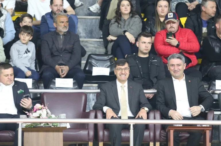 Başkan Kahveci’den deplasmanda Kütahya Belediyespor’a destek
