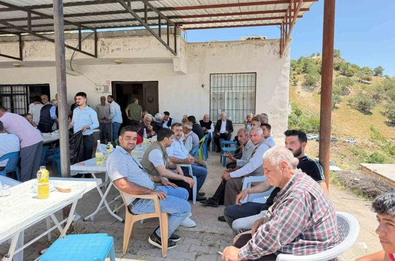 Başkan Karamehmetoğlu, vatandaşlarla bir araya geldi