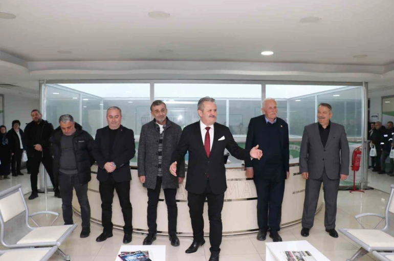 Başkan Koloğlu ilk belediye personelleri ile bayramlaştı