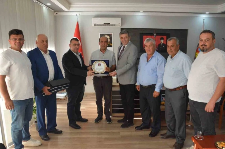 Başkan Künkcü’den, Didim’de yılın ahisine plaket
