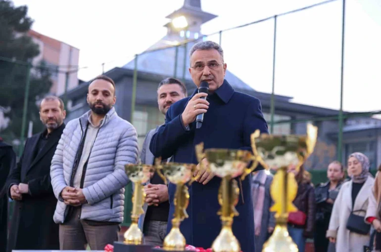 Başkan Kurnaz: "Topluma faydalı bireyler yetiştiriyoruz"