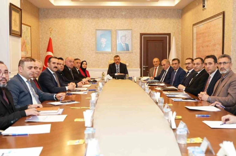 Başkan Özakalın, il istihdam ve mesleki eğitim kurulu toplantısına katıldı