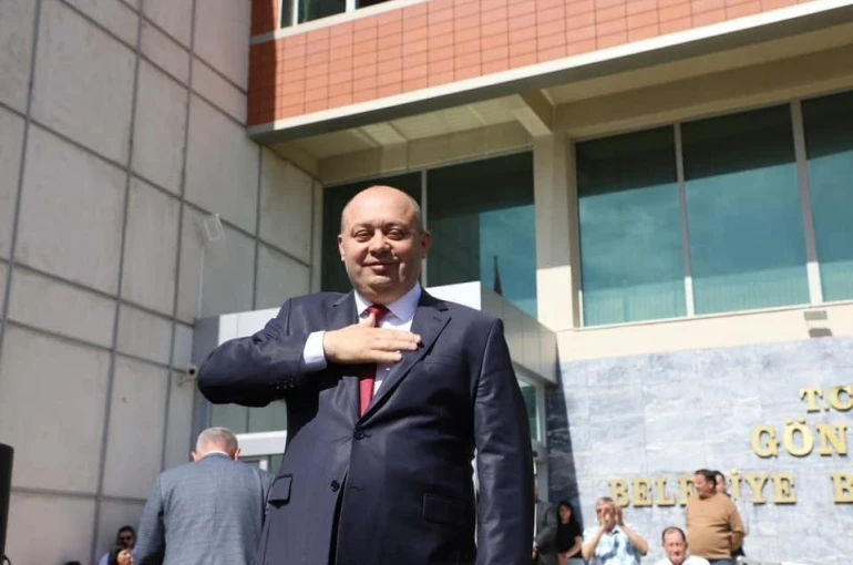 Başkan Palaz: "Borç bulursun, çorba bulursun domates yetiştirir geçinirsiniz"