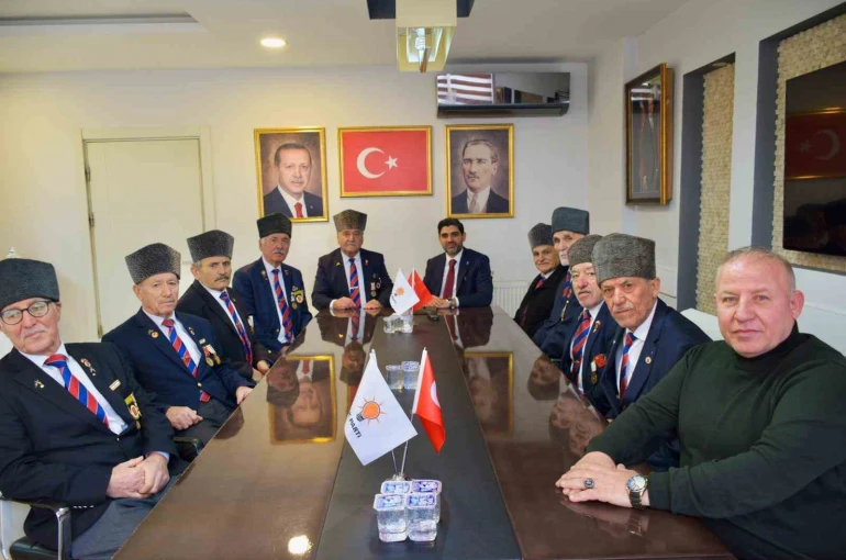Başkan Salt gaziler, muhtarlar ve vatandaşlarla bir araya geldi