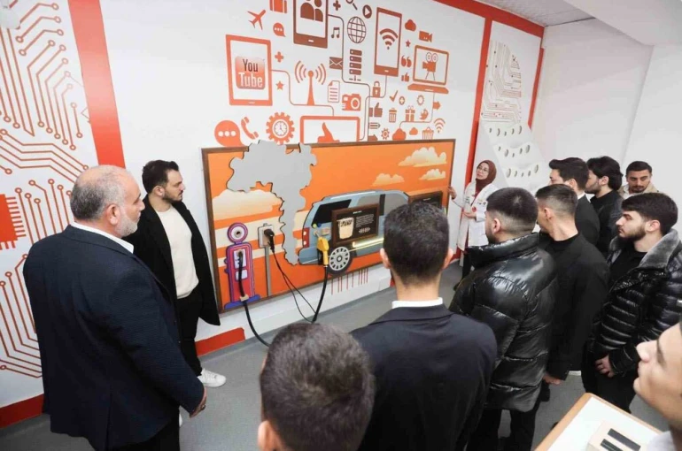 Başkan Sandıkçı: "Geleceğin teknoloji yıldızlarını Canik’te yetiştiriyoruz"