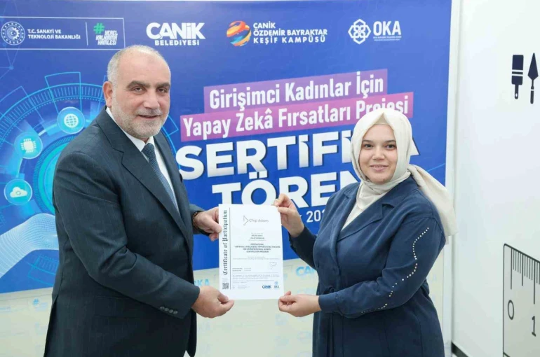 Başkan Sandıkçı: "Hanım kardeşlerimiz, teknolojilerin getirdiği fırsatlarla kariyer planlamalarını oluşturuyor"