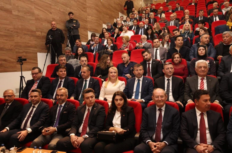 Başkan Şeniz Doğan’a EGF’den ödül
